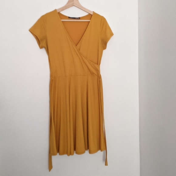 Simons v-neck midi dress - Picture 3 of 15